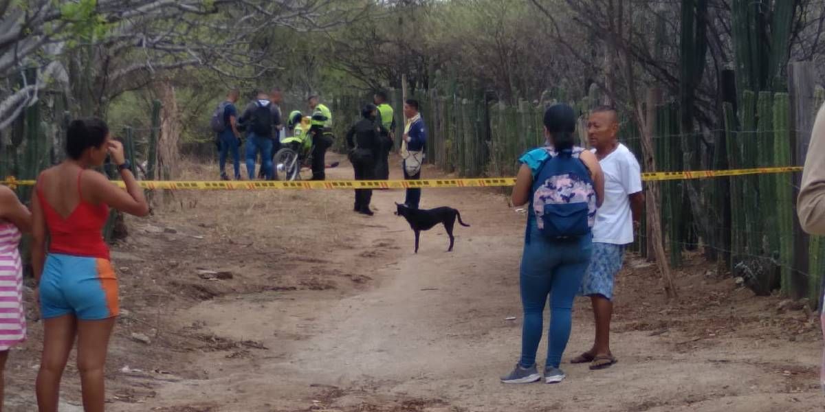 Cortesía. La víctima del atentado a bala murió en el lugar de los hechos.