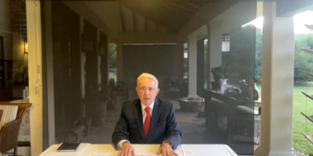 @AlvaroUribeVel