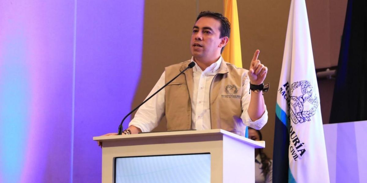 Registraduría El Registrador Nacional, Alexander Vega.