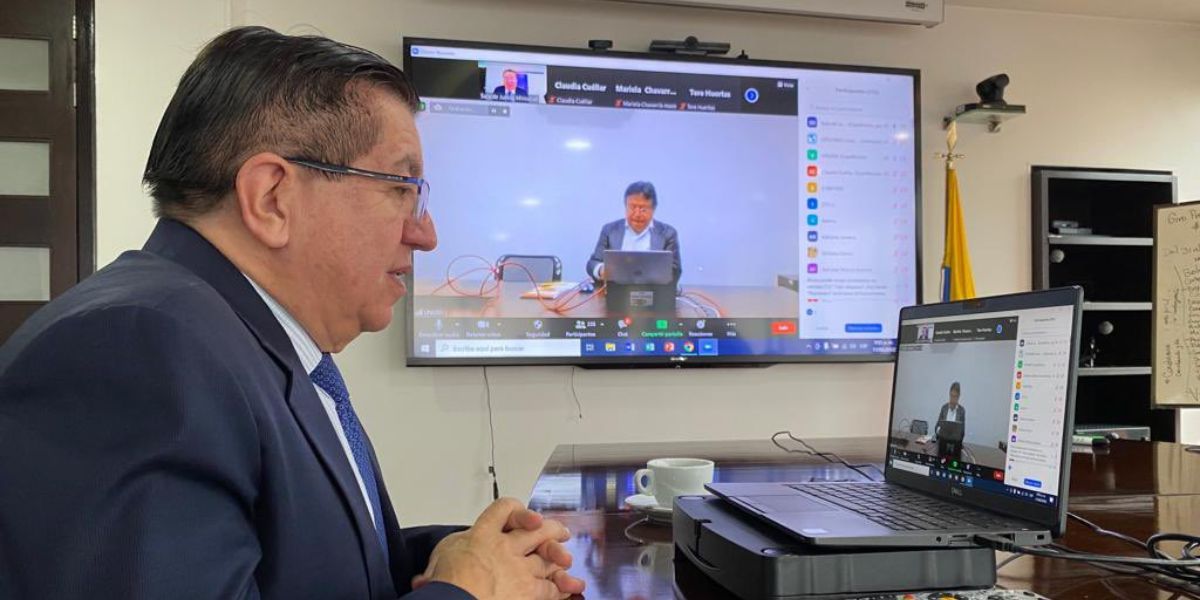 Twitter Ministro de Salud Fernando Ruiz Gómez