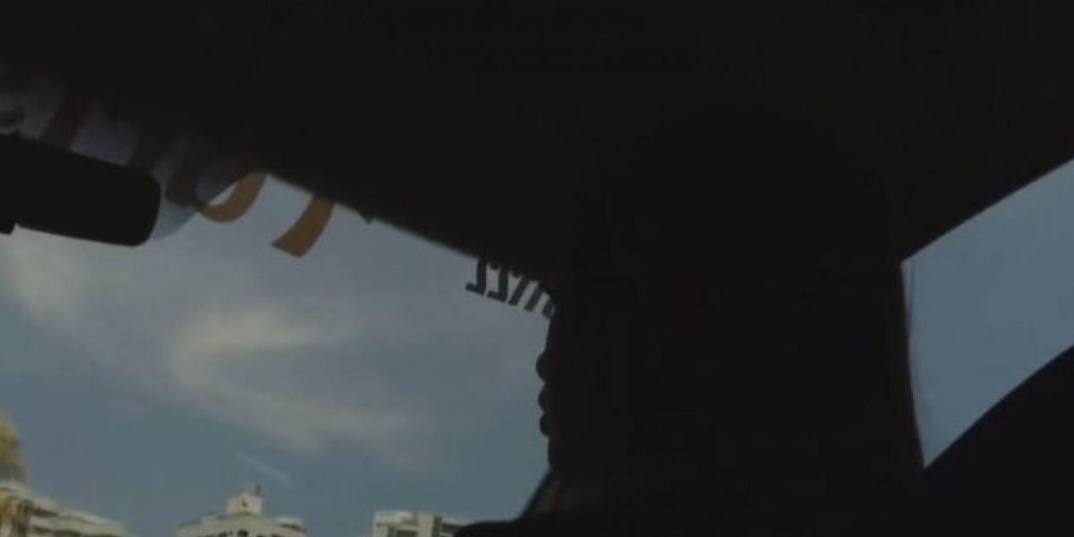 Captura de pantalla Joven que acompañaba al senador.