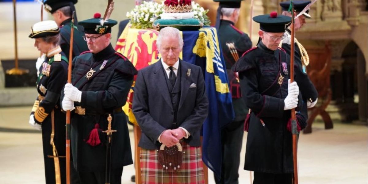 Twitter El rey Carlos III.