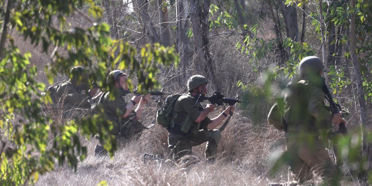 Agencia EFE Soldados israelíes patrullan a lo largo de la frontera con Gaza.