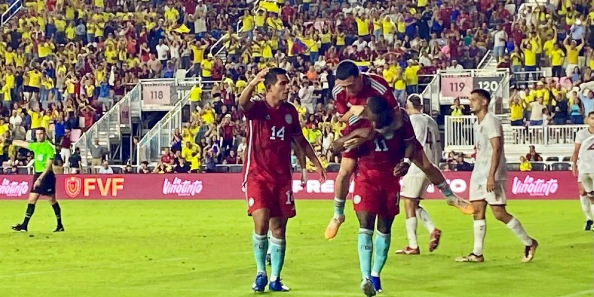 Celebración del gol colombiano.