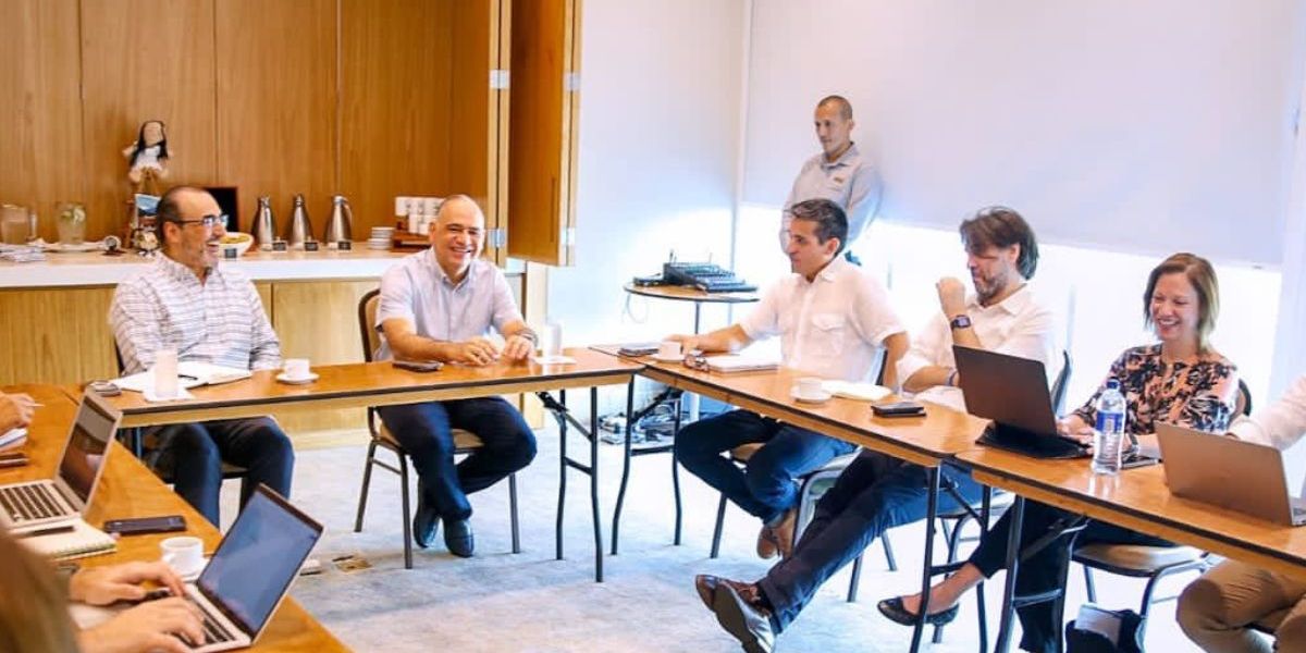 Cortesía Reunión entre el alcalde electo y los líderes empresariales
