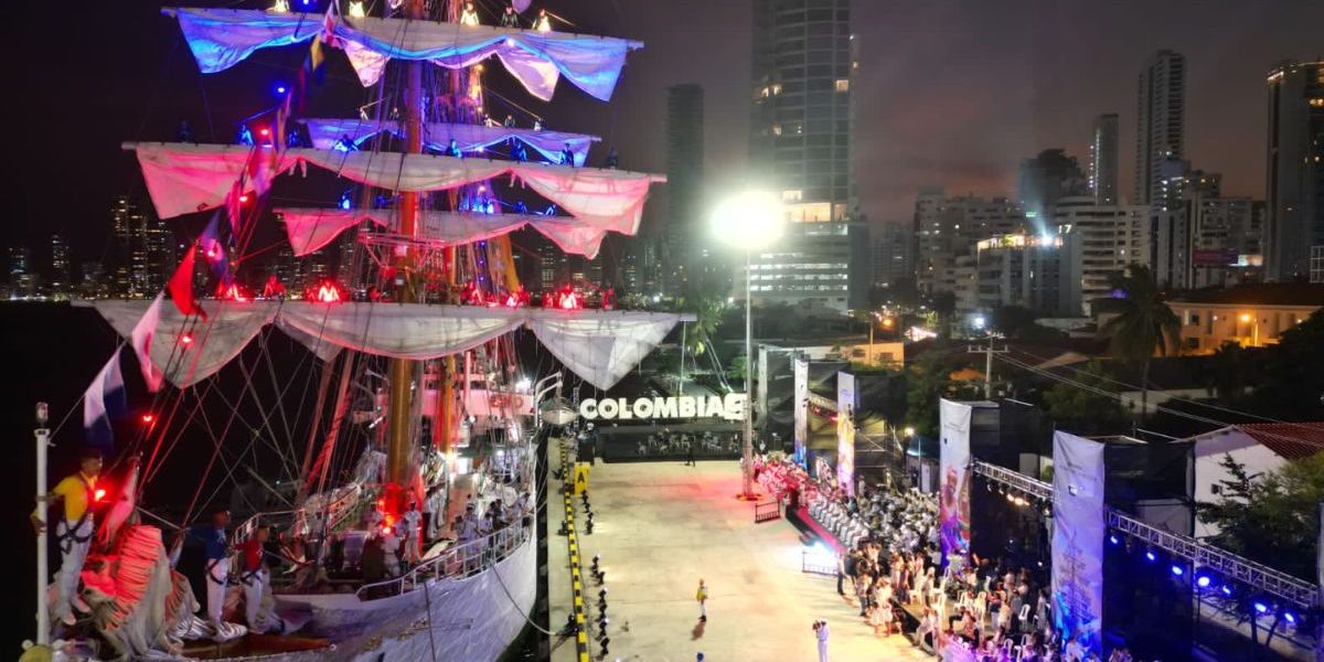 @COMANDANTE_ARC Buque Gloria en Cartagena