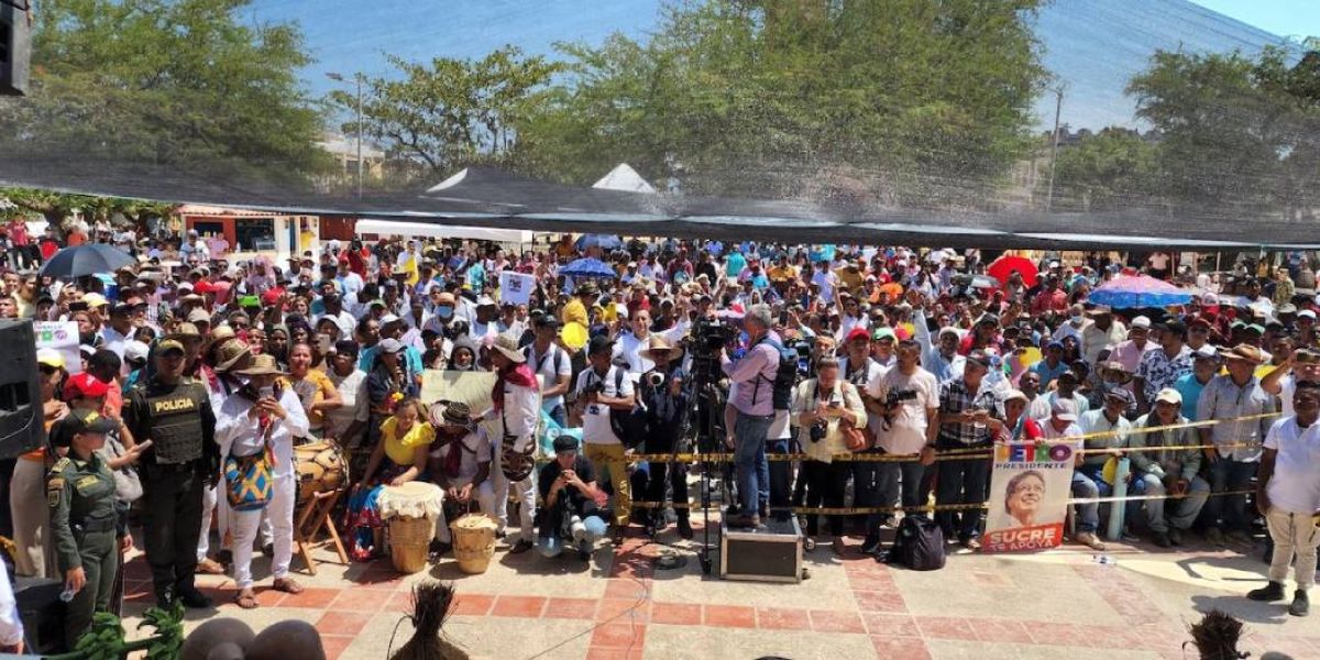 Presidencia Entrega de los predios.