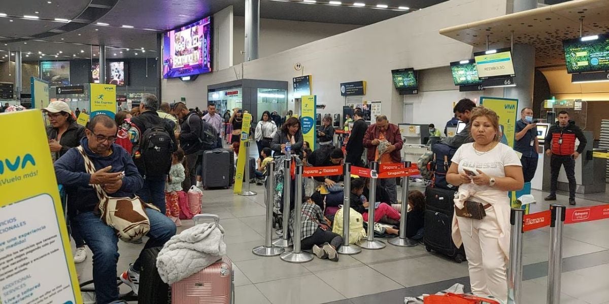 Afectados por la suspensión de servicios de Viva Air.