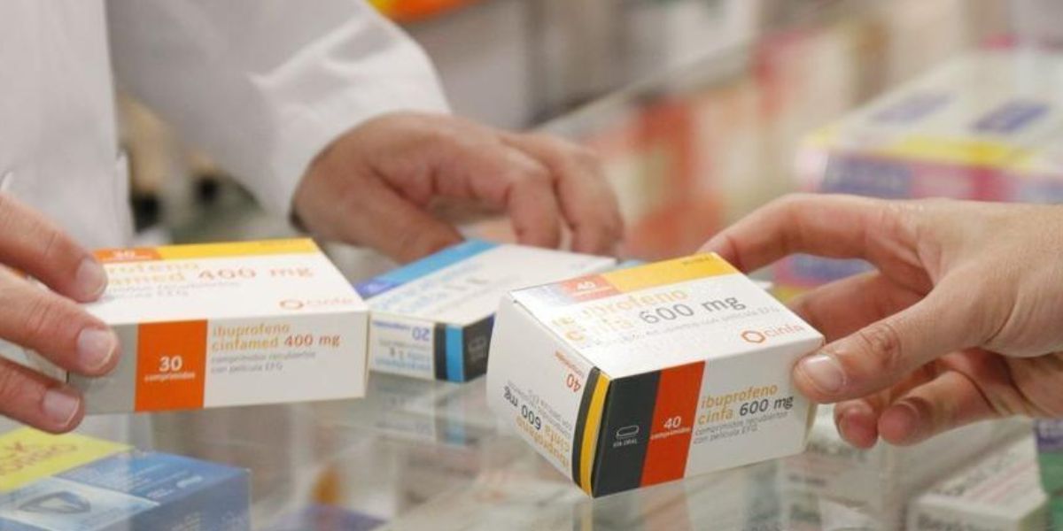 Referencia El ibuprofeno se encuentra en este listado