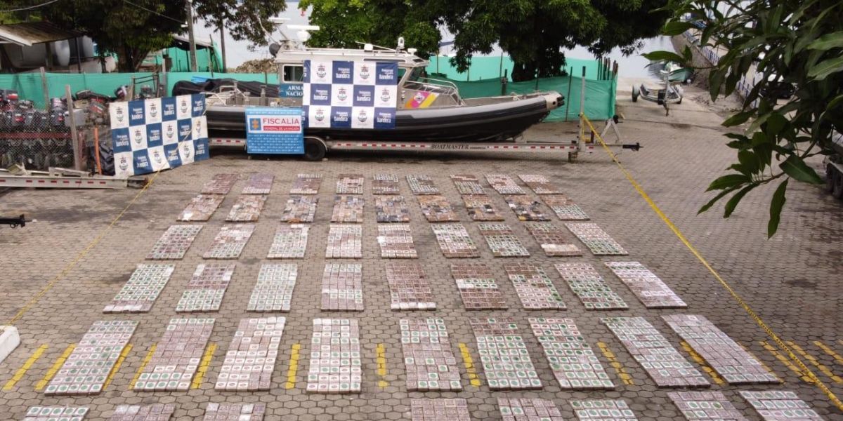 Armada Nacional. Droga incautada en el Pacífico.