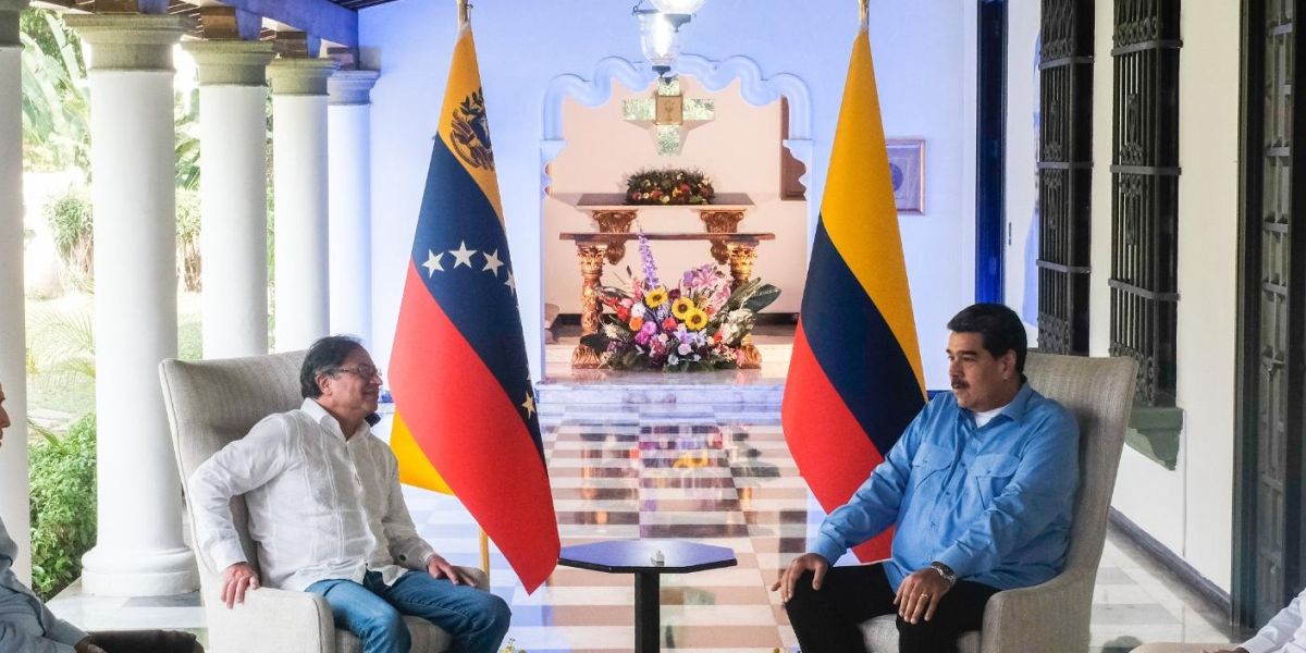 Presidencia Aspecto del encuentro entre los presidentes Gustavo Petro y Nicolás Maduro.