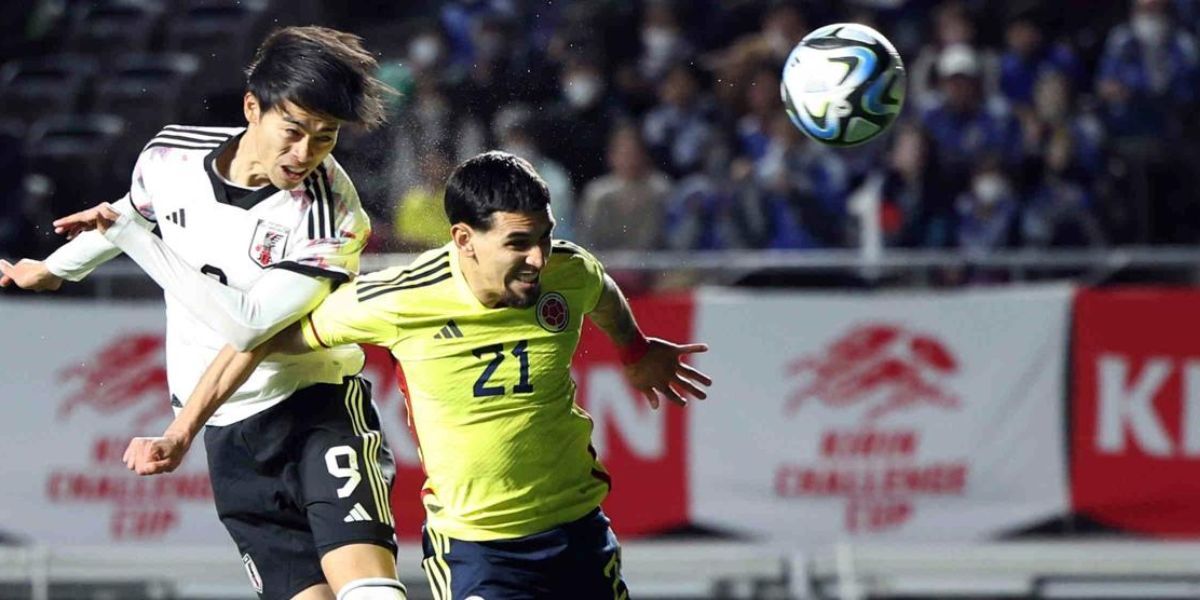 Foto: EFE. El cabezazo de Kaoru Mitoma que abrió el marcador para Japón.