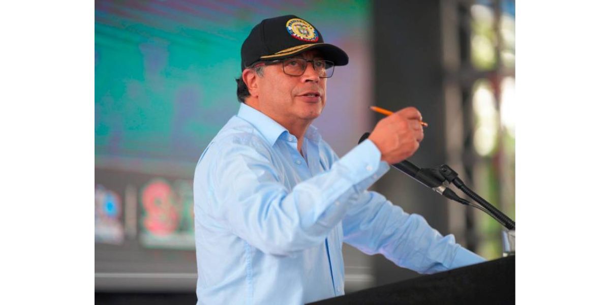 Archivo. Petro convoca a consultas a negociadores de paz tras atentado del ELN.
