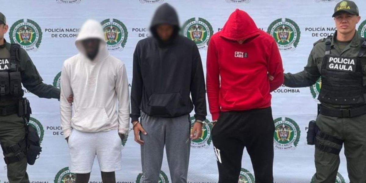 Policía Manizales. Los jugadores del Once Caldas tras ser capturados