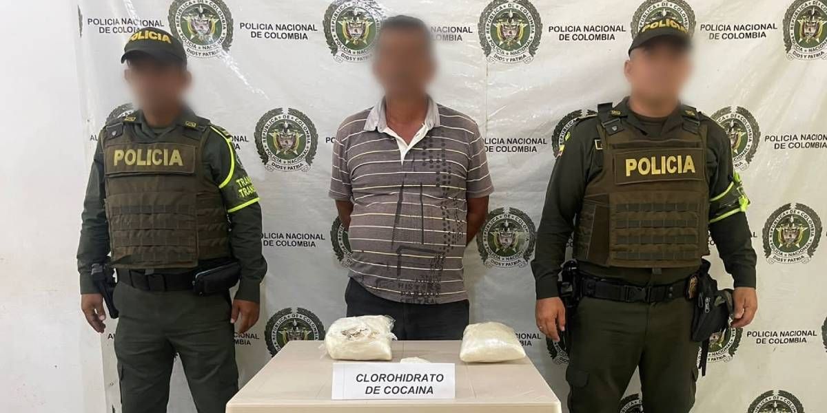 Policía del Magdalena Pasajero de bus que fue capturado.