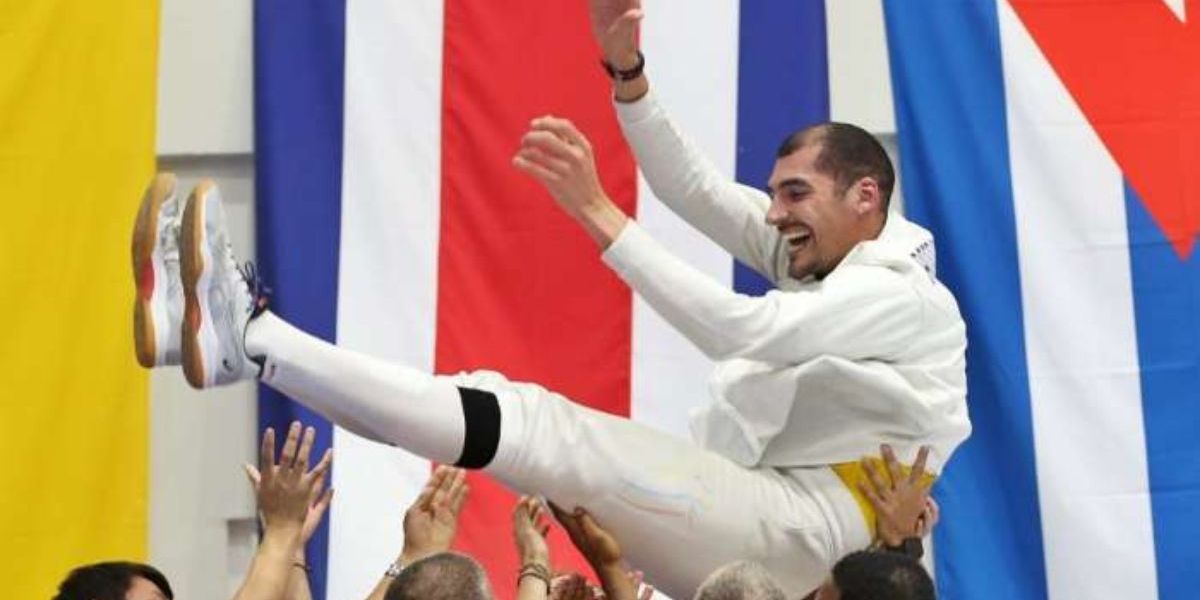 mindeporte Jhon Rodríguez se quedó con el oro en la modalidad de espada individual.