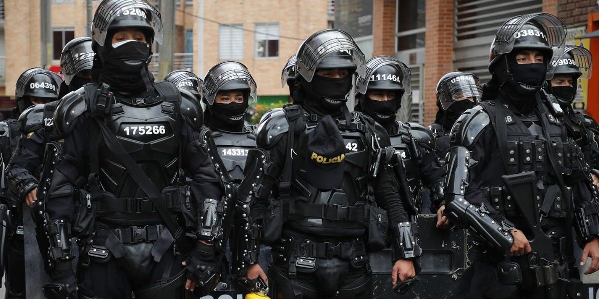 REVISTA SEMANA. Comandante del Esmad es destituido e inhabilitado por 14 años.
