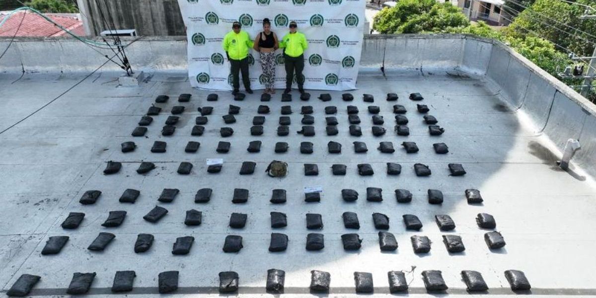 Policía Metropolitana de Barranquilla. Capturada.