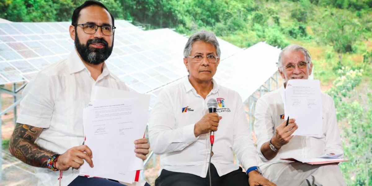 Cortesía Firma del acuerdo para la creación de la empresa energética.