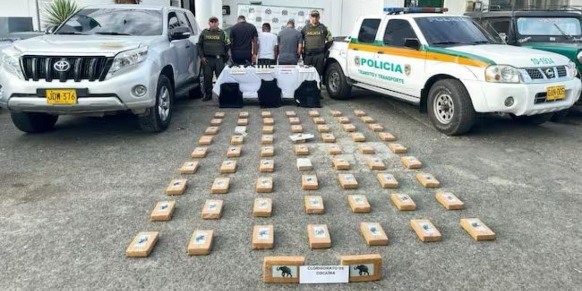 Cortesía. Camioneta de la UNP incautada con cocaína.