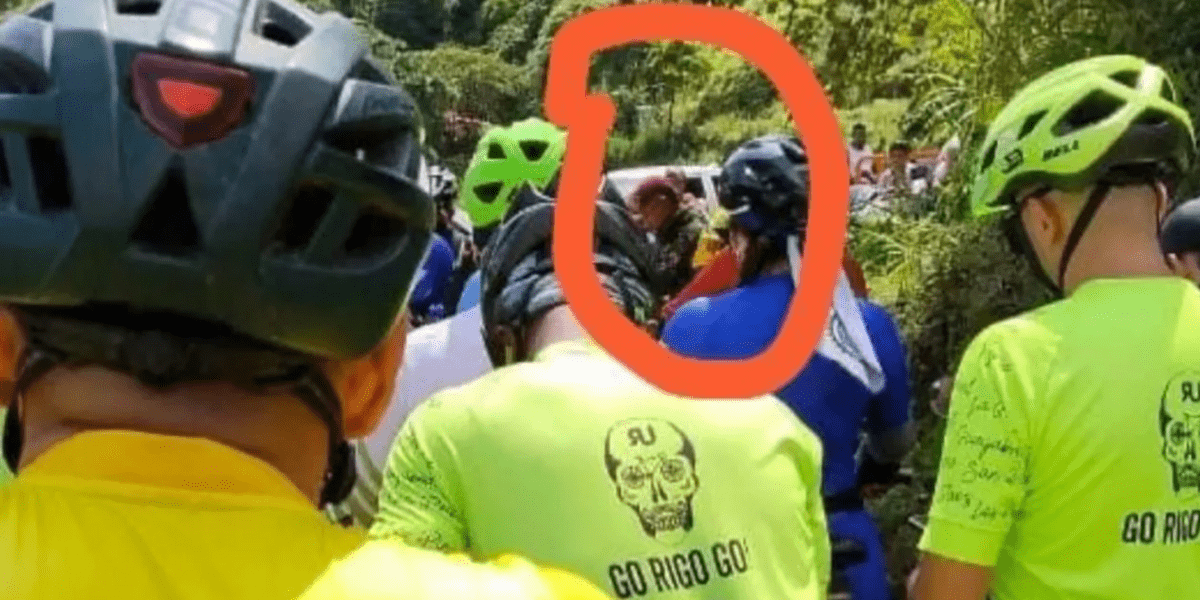 Ciclistas retenidos