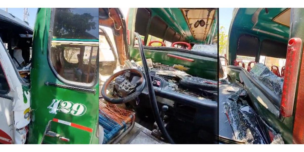 Choque entre buses de transporte público. 