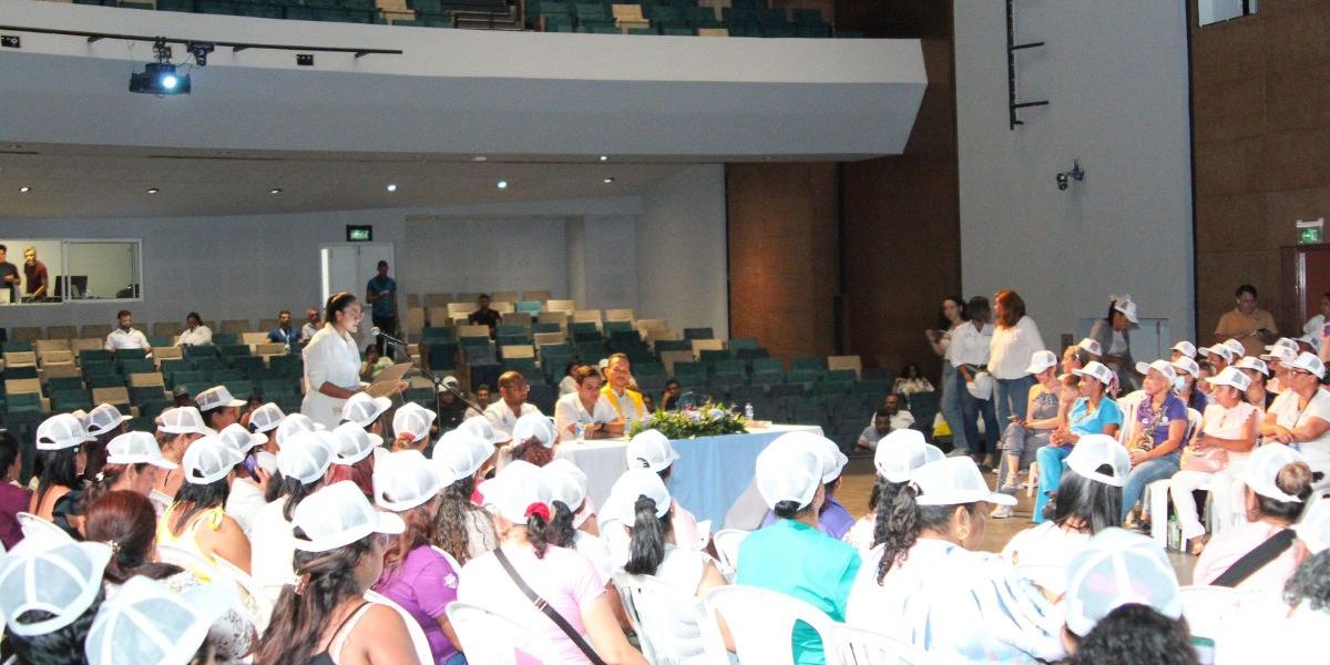 Cortesía Reunión con líderes comunitarios