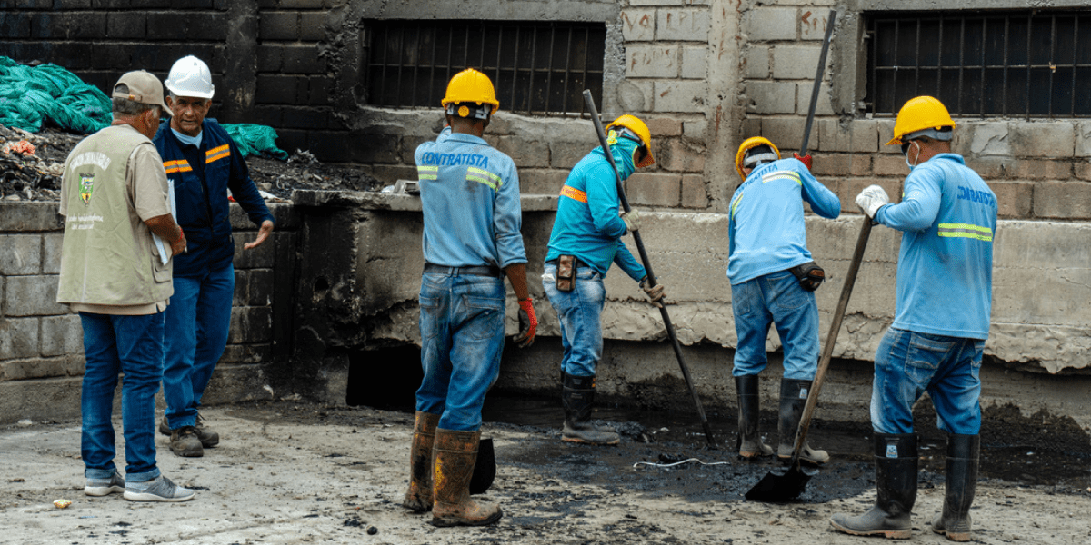 Cortesía Fundación del Puerto de Santa Marta limpió receptores de agua en barrios aledaños