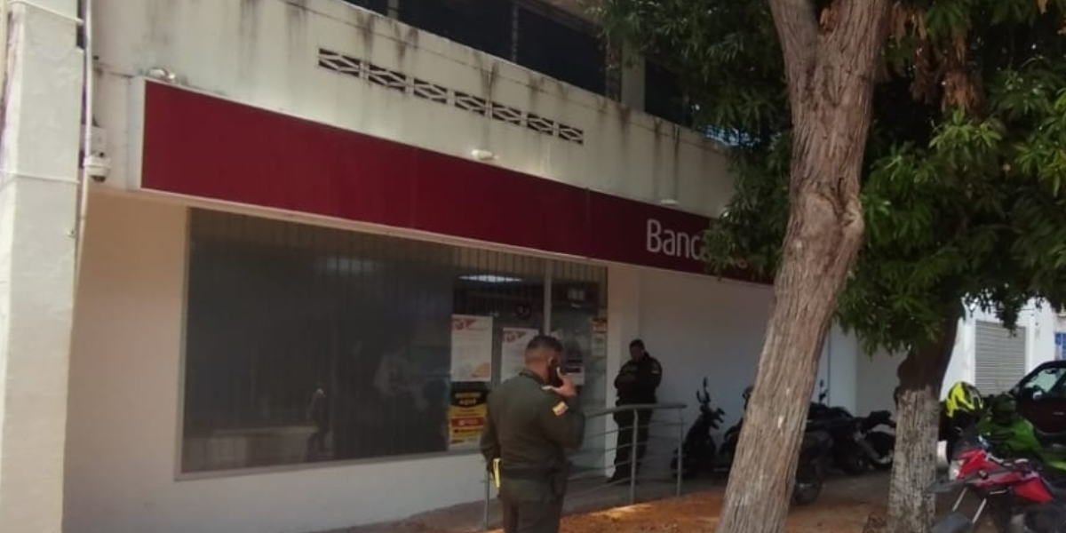 Cortesía Roban sucursal de Bancamía en la carrera quinta