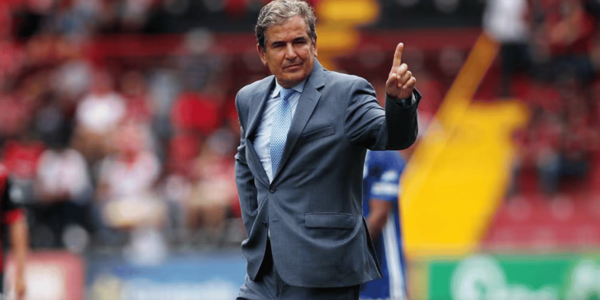 Director Técnico Jorge Luis Pinto