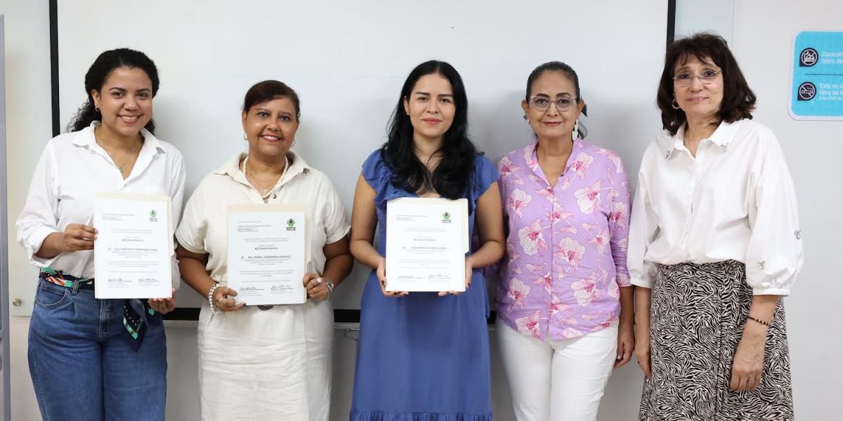 Cortesía. Durante la ceremonia, también se destacó al Programa de Psicología de la UCC por sus 12 años de colaboración continua y efectiva con el ICBF.