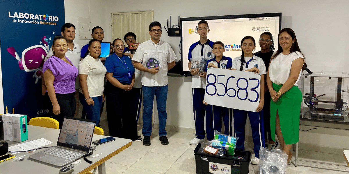 Cortesía La Alcaldía a través de la Secretaría de Educación entregó laboratorios de innovación para beneficio de más de 9.500 estudiantes en Santa Marta.