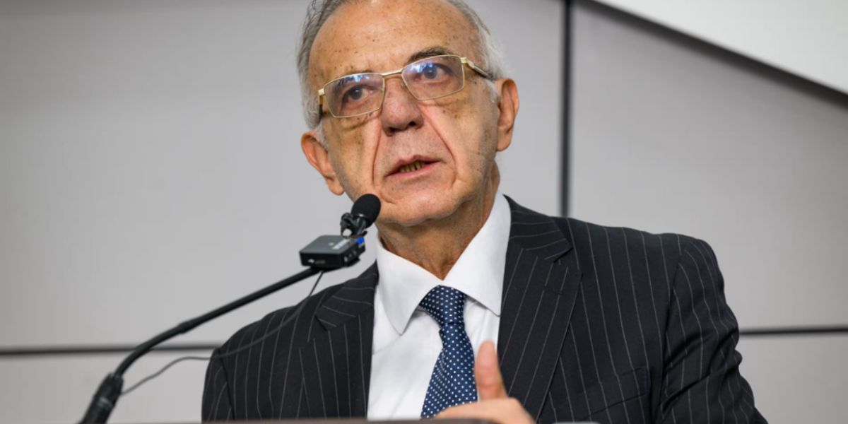 ministro de Defensa, Iván Velásquez