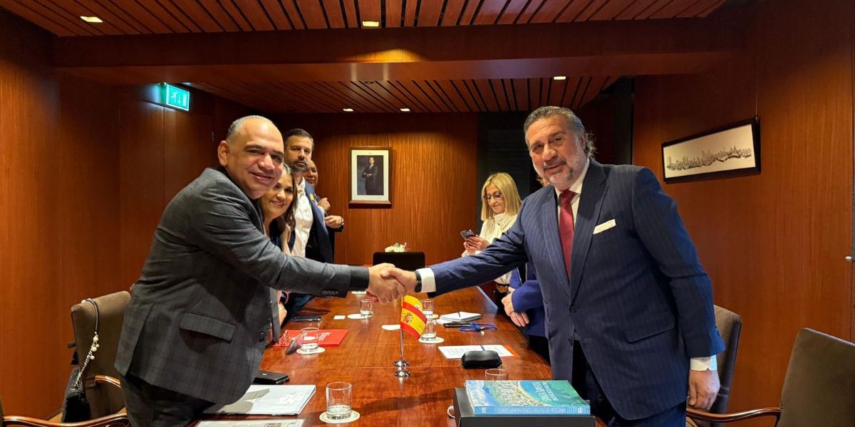 Cortesía Alcalde Carlos Pinedo en la Cámara de Comercio de Madrid