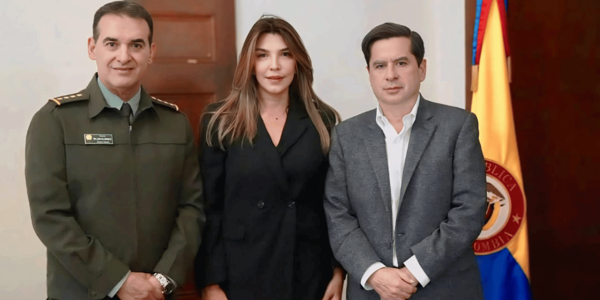 Reunión alcaldesa Luz Helena Andrade, ministro del Interior, Juan Fernando Cristo y el director general de la Policía Nacional, William Salamanca.