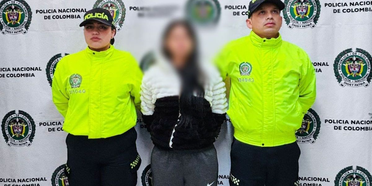 Policía Metropolitana de Bogotá. Capturada.