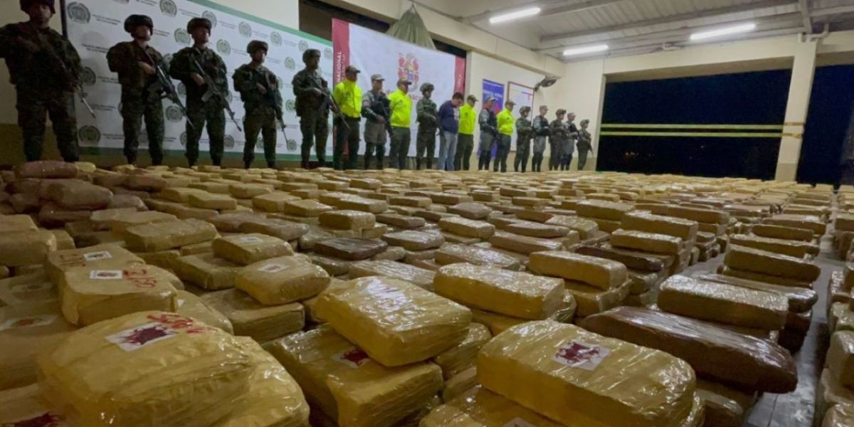 Fuerza Aeroespacial Colombiana. Gran golpe al narcotráfico en Casanare: Incautadas cuatro toneladas de marihuana
