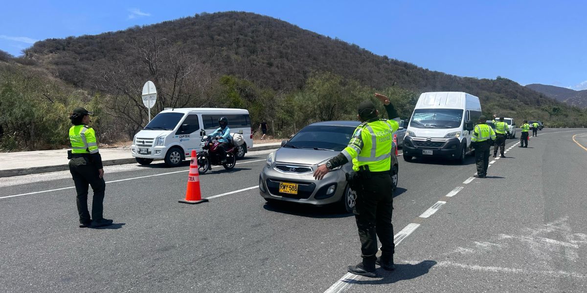 Policía Metropolitana de Santa Marta. Campaña recomendaciones preventivas de siniestros viales.