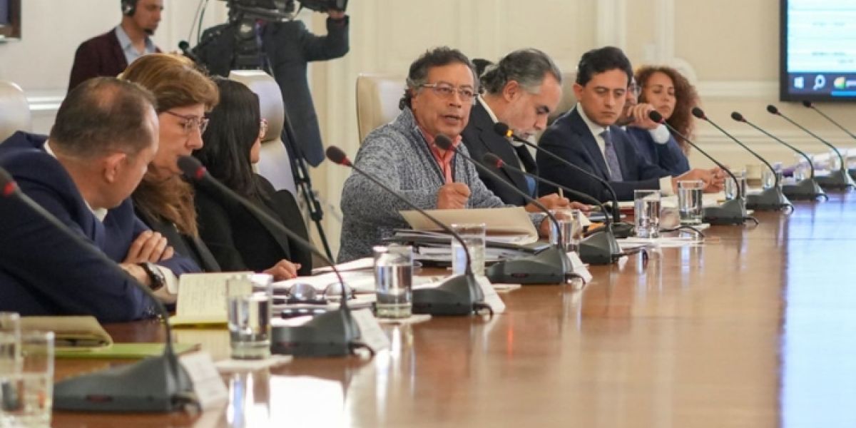 Cortesía Petro podrá seguir transmitiendo consejos de ministros