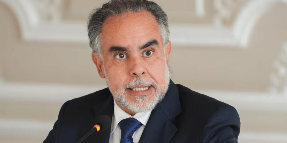 ¿Armando Benedetti será 'presidente encargado' de Colombia durante una semana?