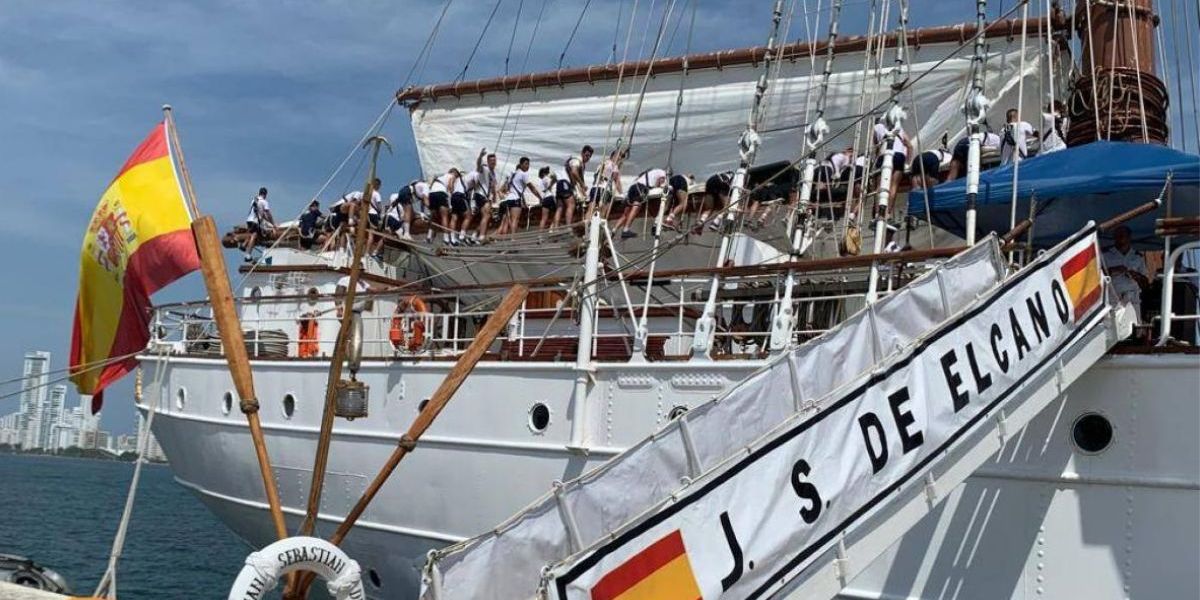 Buque Juan Sebastián De Elcano.