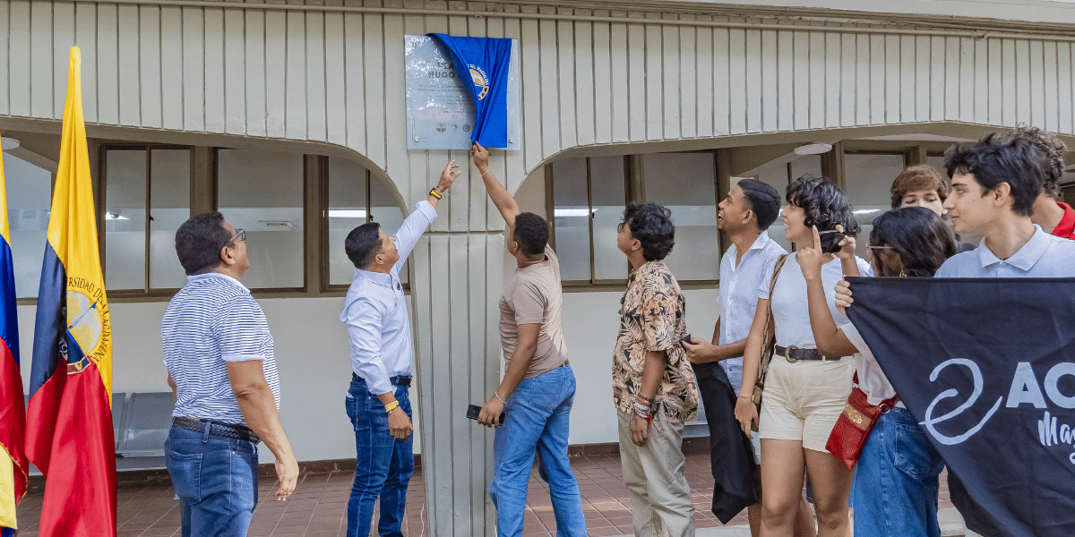 Cortesía Unimagdalena renombra plazoleta central en homenaje a Hugo Maduro