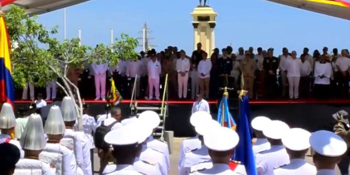 Cortesía Inicio del desfile militar en Santa Marta.