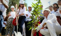 El inicio de obras fue simbolizado con la siembra de un árbol de mango en la IED San Juan Bautista, donde se invertirán más de 3.600 millones de pesos.