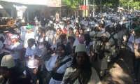 Indígenas marchan por las calles de Valledupar.