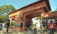 Entrada de la Universidad del Magdalena.