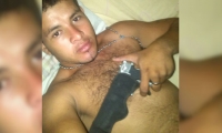 Alan Antonio Cantillo, publicaba fotos con armas en redes sociales.