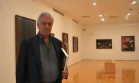 El escritor Mario Vargas Llosa durante su visita al Museo Botero, en Bogotá.