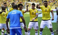 Jugadores de Colombia festejan un gol.