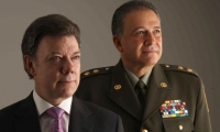 Juan Manuel Santos, presidente, y Óscar Naranjo, el nuevo vicepresidente.